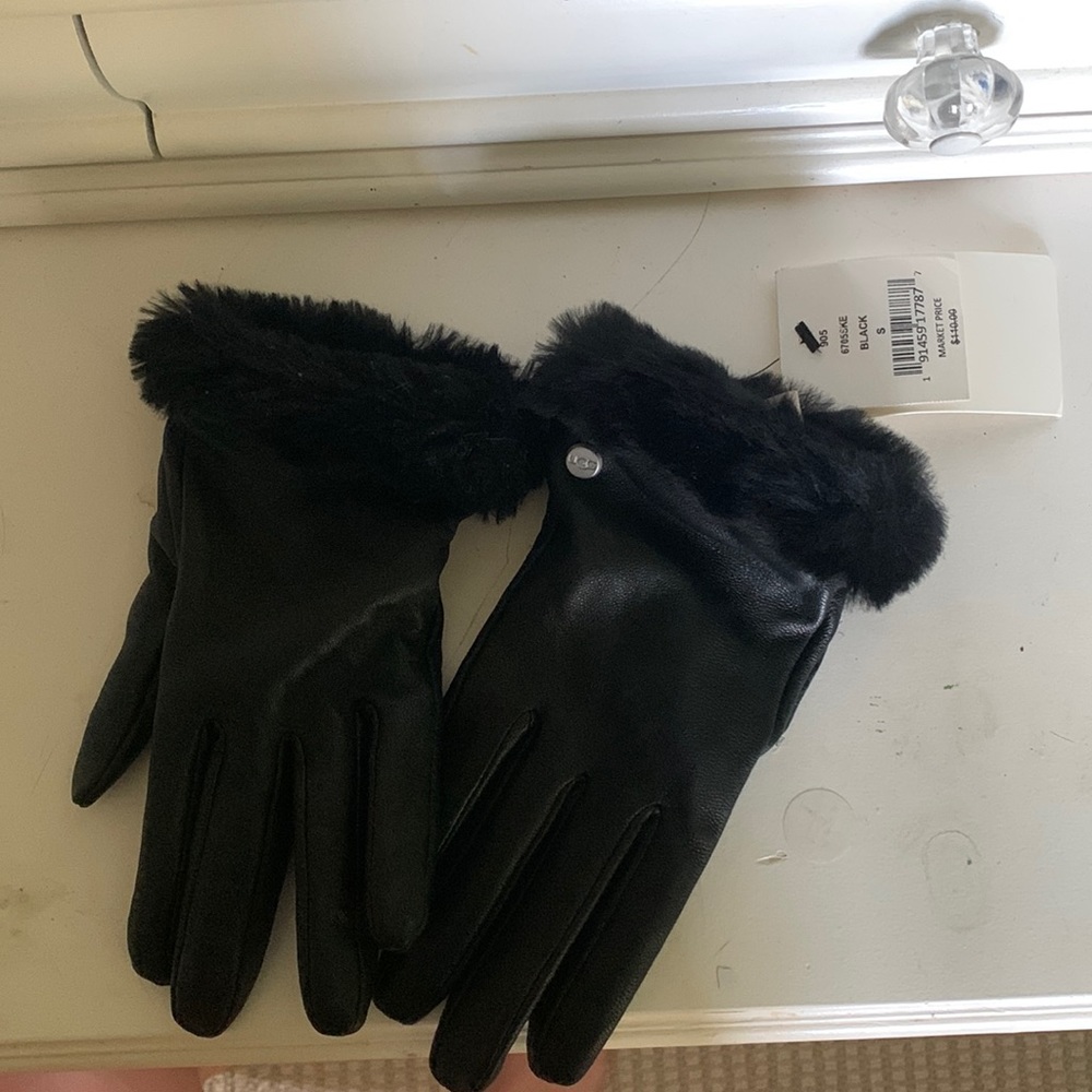 leather ugg gloves